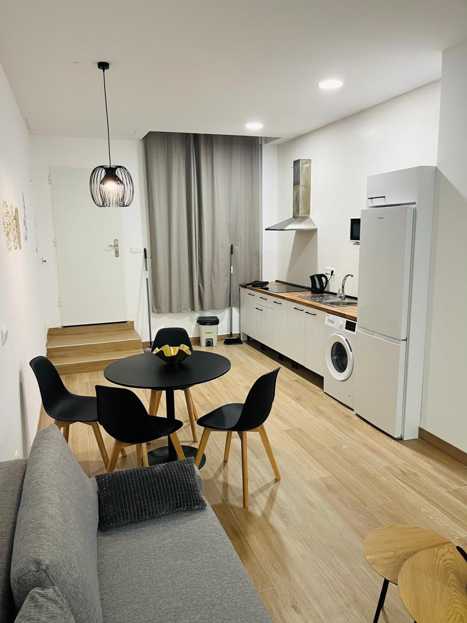 Living Station 7